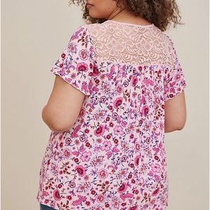 torrid super soft yoke swing top with lace size 2